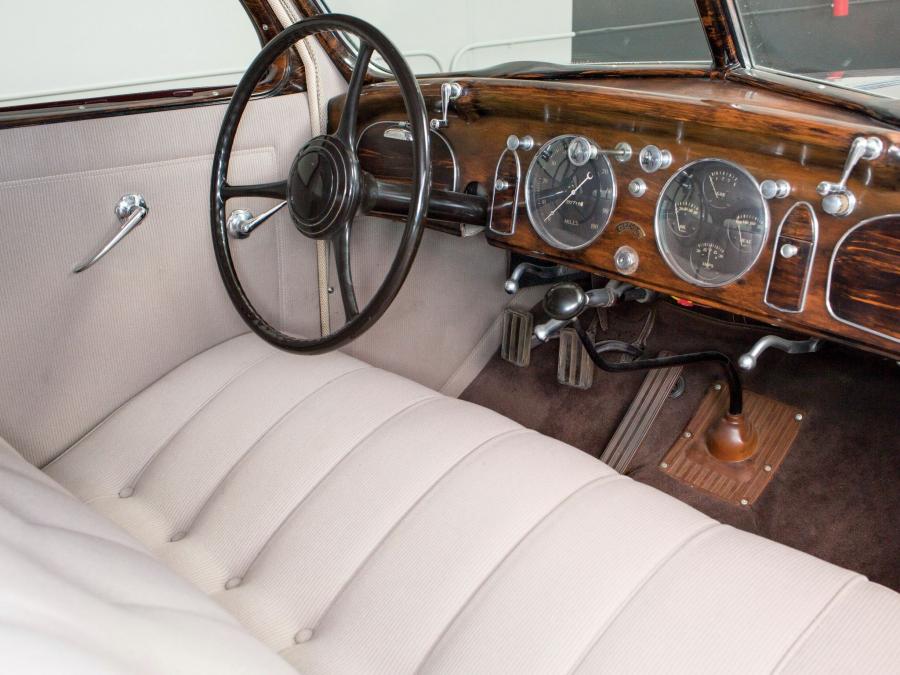  Chrysler Airflow Sedan 1935 года  (фото 2 из 7)